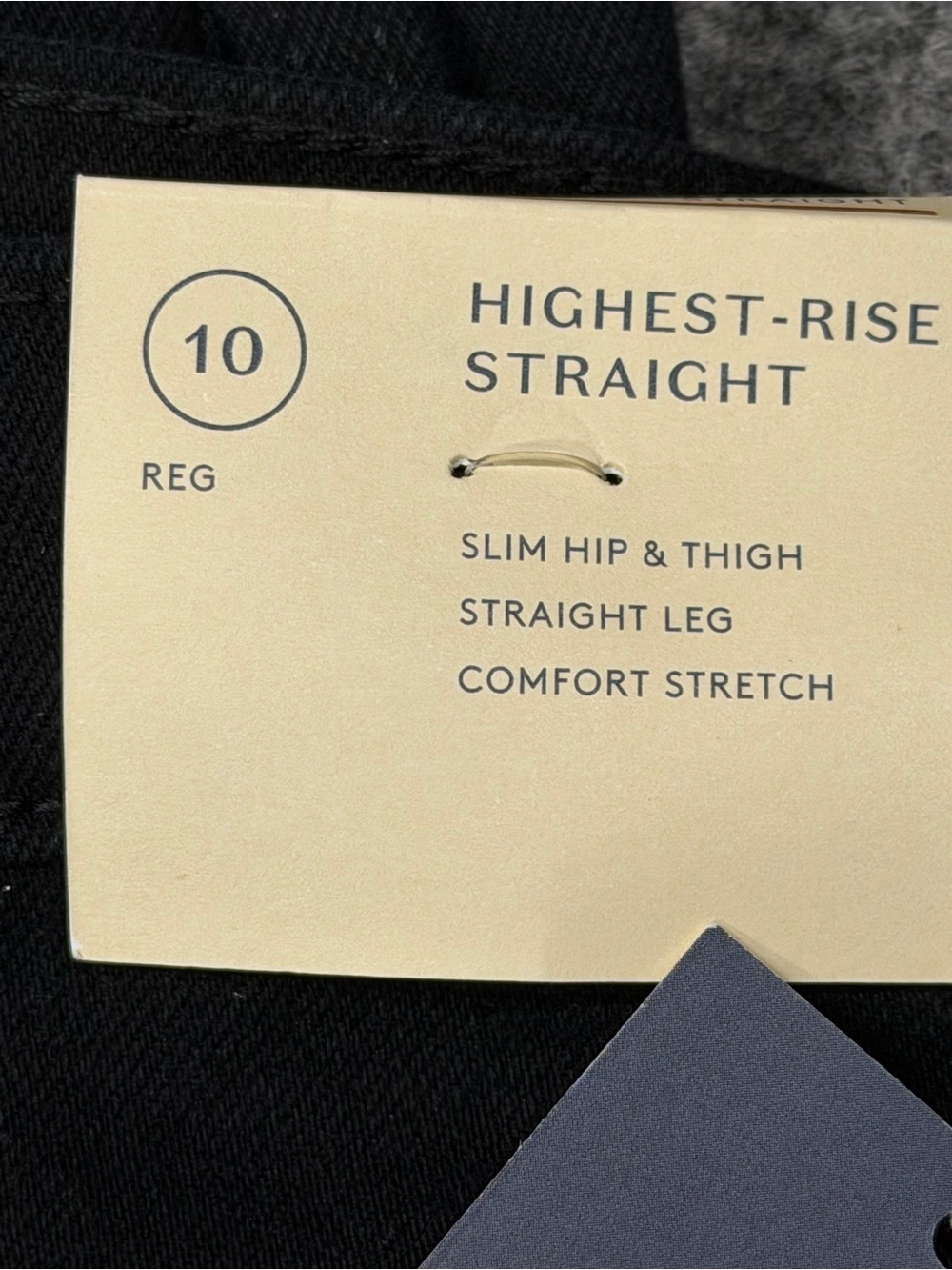 Universal Thread Straight Leg High-Rise Jeans - Black - Picture 3 of 4
